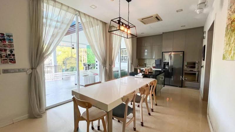 Bungalow House untuk Dijual di Kayangan Heights (Shah Alam) - Adzura Zamedin - Dining Room - PropertyGuru.com.my