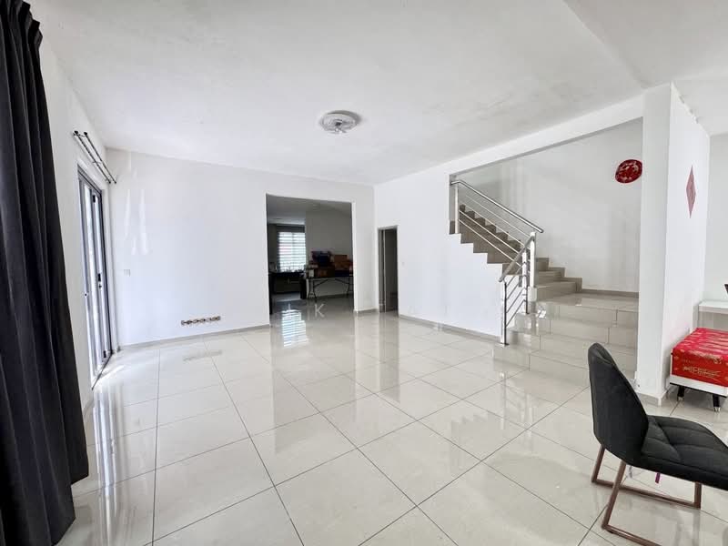 2-storey Terraced House for Sale in Taman Tiram Jaya (Ulu Tiram) - Yik Tat - Living Room - PropertyGuru.com.my