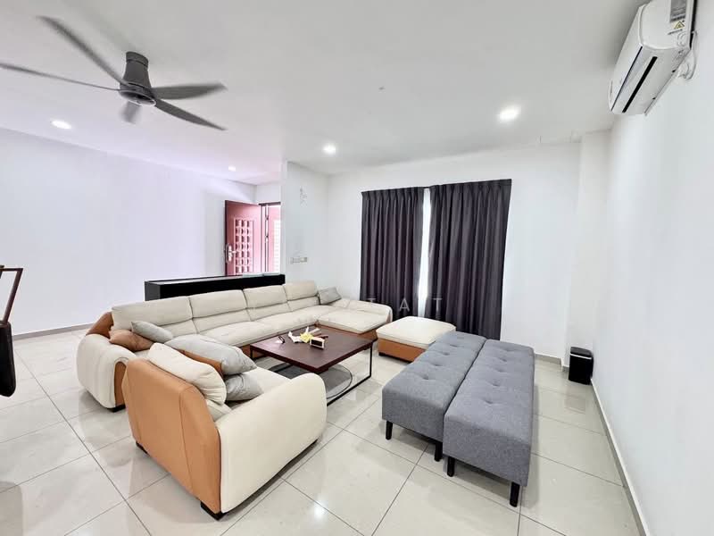 2-storey Terraced House for Sale in Taman Tiram Jaya (Ulu Tiram) - Yik Tat - Living Room - PropertyGuru.com.my