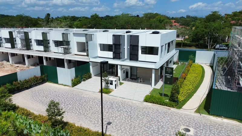 2-storey Terraced House for Sale in Leisure Farm (Gelang Patah) - Joan Chia - Exterior - PropertyGuru.com.my