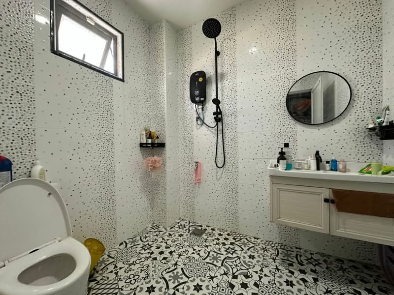 Cluster House for Sale in Taman Sutera Utama (Skudai) - Ee Fong Toh - Bathroom - PropertyGuru.com.my