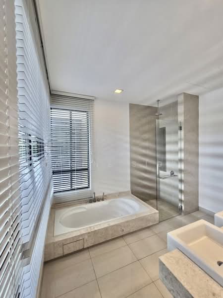 Semi-Detached House for Rent in Leisure Farm (Gelang Patah) - Karine Sior - Bathroom - PropertyGuru.com.my