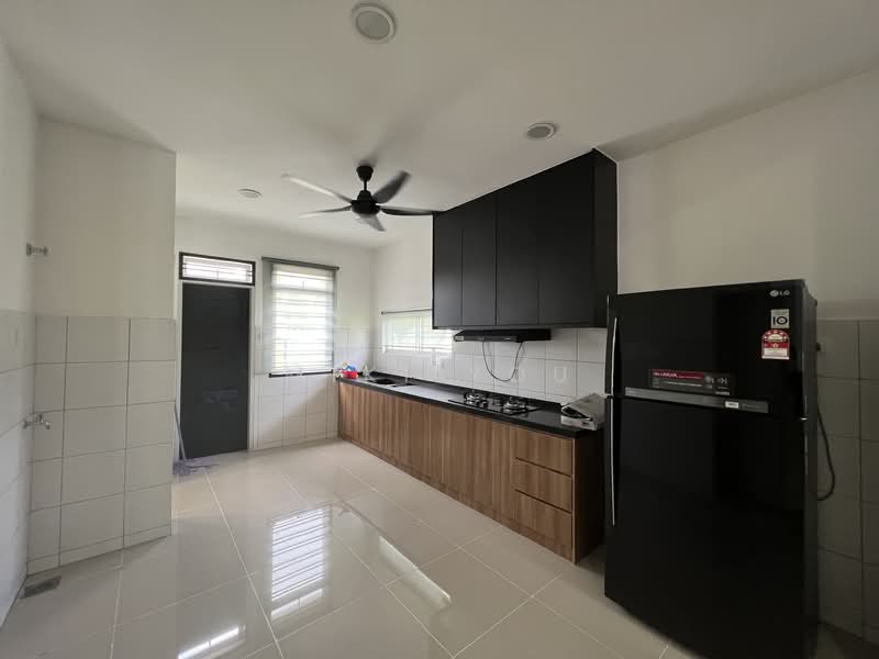 2-storey Terraced House for Rent in Bandar Rimbayu (Telok Panglima Garang) - Miki You - Kitchen - PropertyGuru.com.my