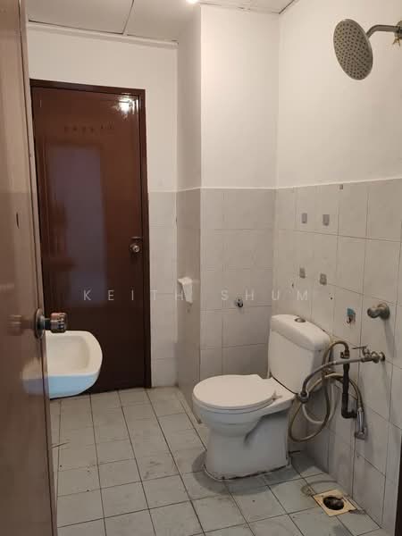 Apartment for Sale at Pangsapuri Persiaran Tanjung - Keith Shum - Bathroom - PropertyGuru.com.my