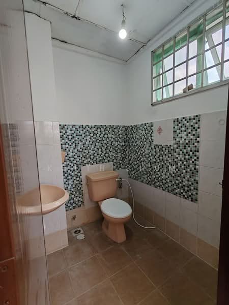 Apartment for Sale at Pangsapuri Persiaran Tanjung - Keith Shum - Bathroom - PropertyGuru.com.my