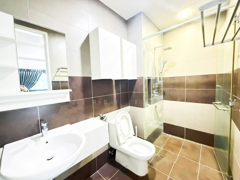 Condominium for Rent at The LIGHT COLLECTION I - Jerry Tan - Bathroom - PropertyGuru.com.my