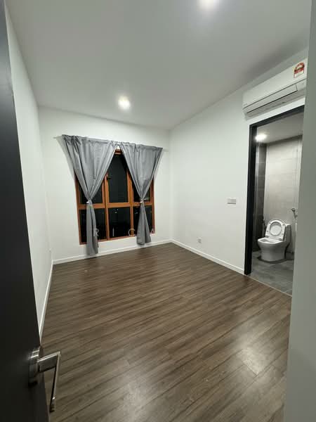 Servis Apartment untuk Disewa di JRK Convena - Erica Law - Bedroom - PropertyGuru.com.my