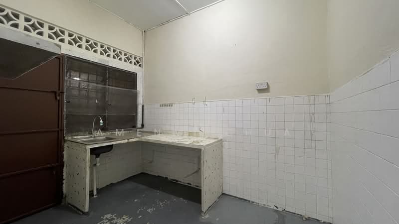 Taman Maznah untuk Untuk Dijual - RM 315,000, Mac 2026 - Kitchen - PropertyGuru.com.my