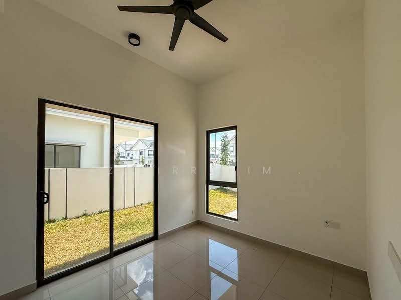 Sejati Lakeside 2 untuk Untuk Disewa - RM 4,600 /bulan, Mac 2026 - Interior - PropertyGuru.com.my