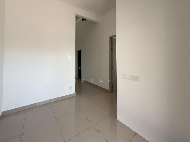 Sejati Lakeside 2 untuk Untuk Disewa - RM 4,600 /bulan, Mac 2026 - Interior - PropertyGuru.com.my