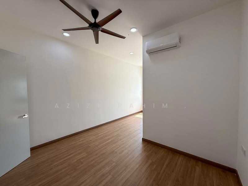 Sejati Lakeside 2 untuk Untuk Disewa - RM 4,600 /bulan, Mac 2026 - Interior - PropertyGuru.com.my