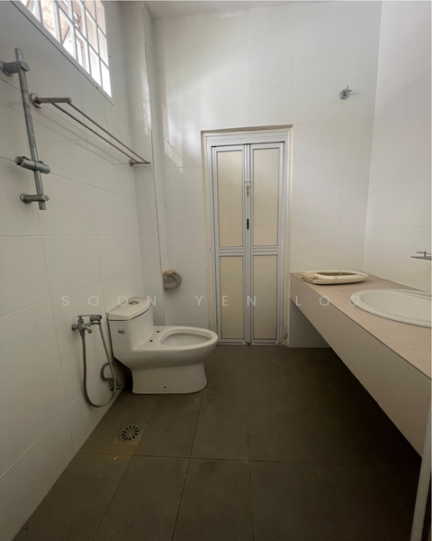 Semi-Detached House for Sale in Kubang Buaya (Kuantan) - Soon Yen Loo - Bathroom - PropertyGuru.com.my