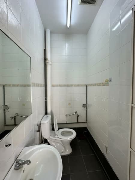Shop / Office for Rent in Pulau Tikus (Penang) - Marcus Cheah - Bathroom - PropertyGuru.com.my