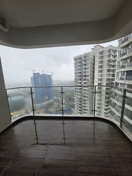 Royal Strand @ Country Garden Danga Bay untuk Untuk Disewa - RM 2,400 /bulan, Mac 2026 - Balcony - PropertyGuru.com.my