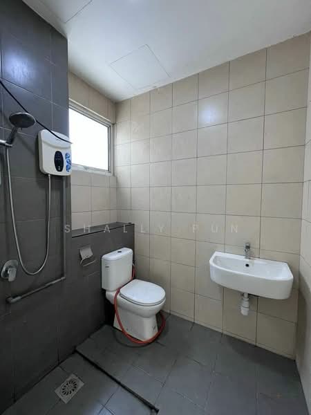 3-storey Terraced House for Rent in Subang Jaya (Selangor) - Shally Pun - Bathroom - PropertyGuru.com.my