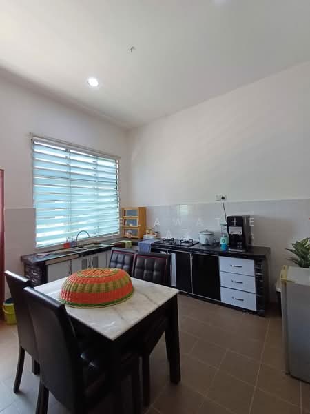CORNER LOT Teres Setingkat Pinggiran Putra 2, Pak Mahat, Kuantan [TANAH TEPI LUAS] untuk Untuk Dijual - RM 370,000, Apr 2026 - Kitchen - PropertyGuru.com.my