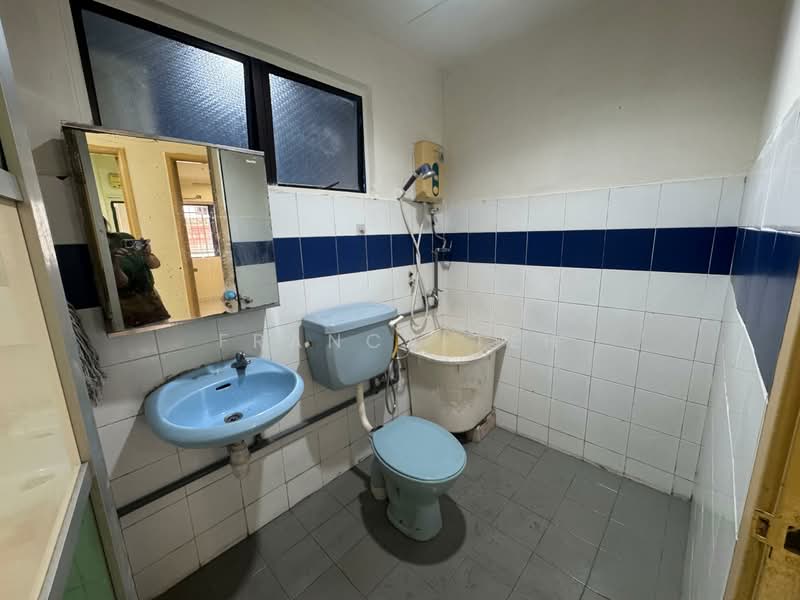 Apartment for Sale at Taman Lembah Maju 600 Apartment - Franca Teh - Bathroom - PropertyGuru.com.my