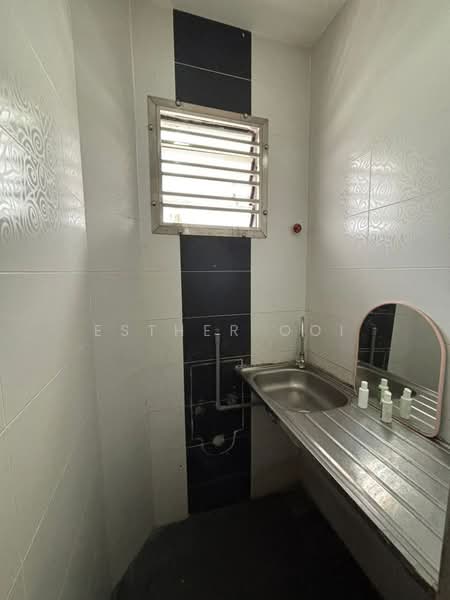 Shop for Rent in Johor Bahru (Johor) - Esther Ooi - Bathroom - PropertyGuru.com.my