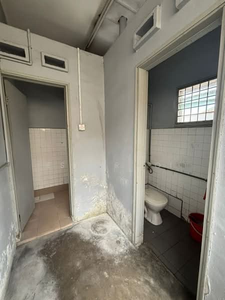 Shop for Rent in Johor Bahru (Johor) - Esther Ooi - Bathroom - PropertyGuru.com.my