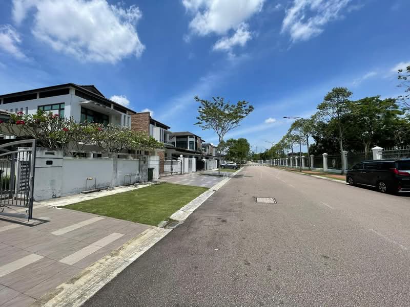 Semi-Detached House for Sale in Taman Eko Botanic (Gelang Patah) - Faiza Aziz - Exterior - PropertyGuru.com.my