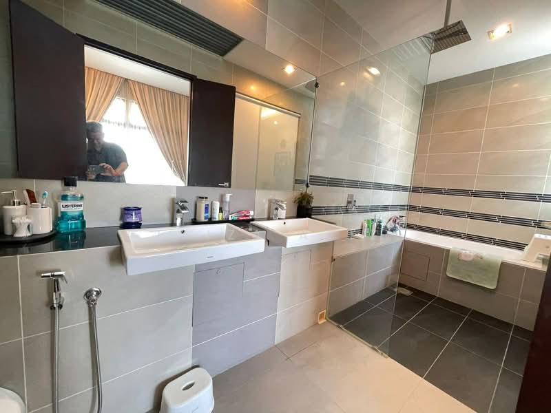Semi-Detached House for Sale in Taman Eko Botanic (Gelang Patah) - Faiza Aziz - Bathroom - PropertyGuru.com.my