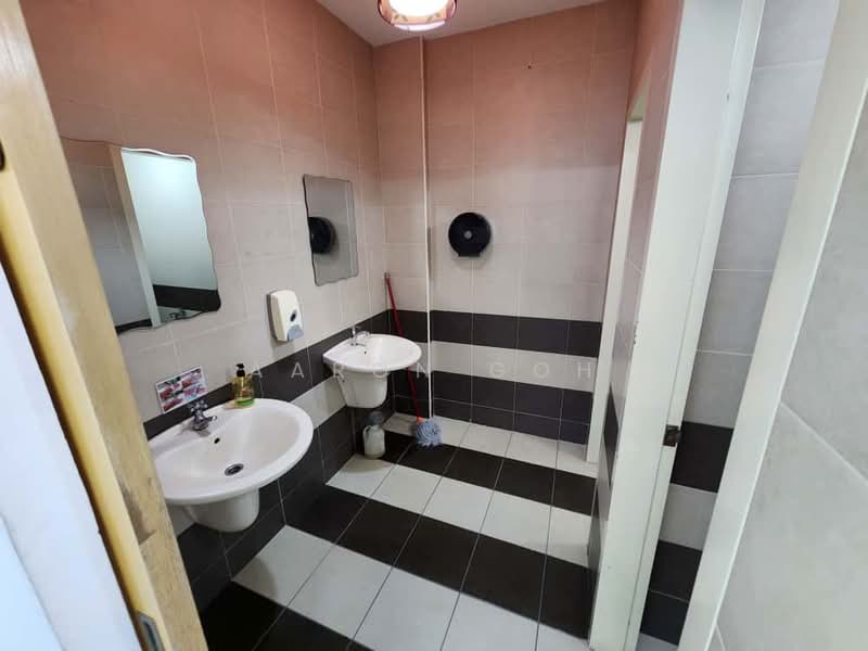 Plaza Glomac untuk Untuk Disewa - RM 3,800 /bulan, Mac 2026 - Bathroom - PropertyGuru.com.my