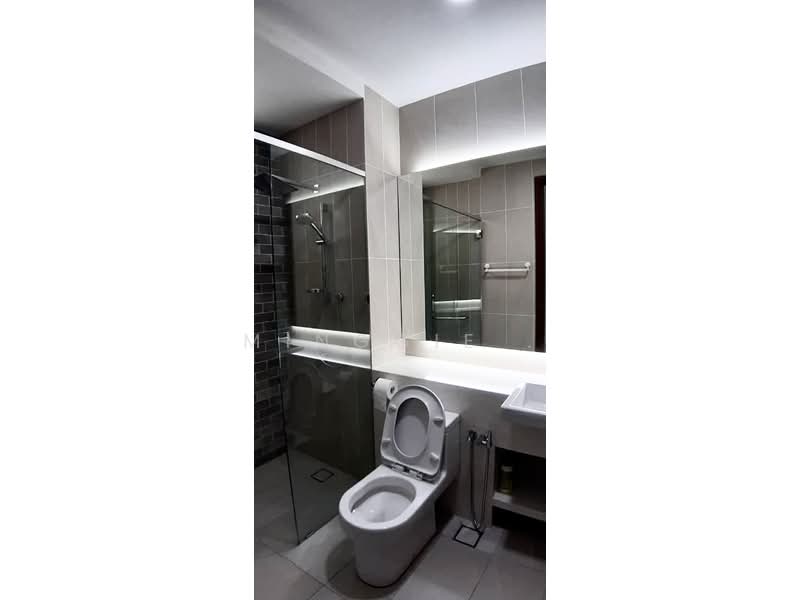 Condominium for Sale at Queens Residences Q1 @ Queens Waterfront - Minggie . - Bathroom - PropertyGuru.com.my