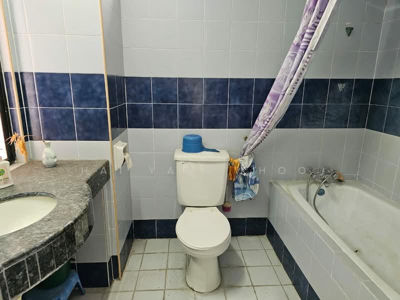 Desa Universiti untuk Untuk Dijual - RM 550,000, Mac 2026 - Bathroom - PropertyGuru.com.my