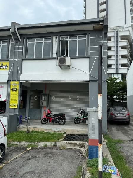 Ground floor shop End Lot @ Taman Lestari Perdana Seri Kembangan untuk Untuk Disewa - RM 3,600 /bulan, Mac 2026 - Exterior - PropertyGuru.com.my