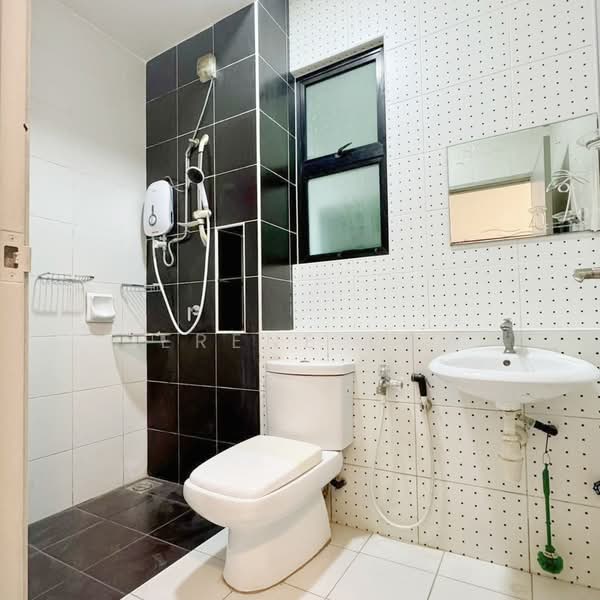 The Sky Executive Suites untuk Untuk Dijual - RM 550,000, Mac 2026 - Bathroom - PropertyGuru.com.my