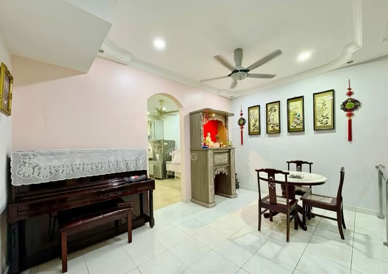 2-storey Terraced House for Sale in Kampung Segambut Tengah (Segambut) - Kiing TW - Living Room - PropertyGuru.com.my