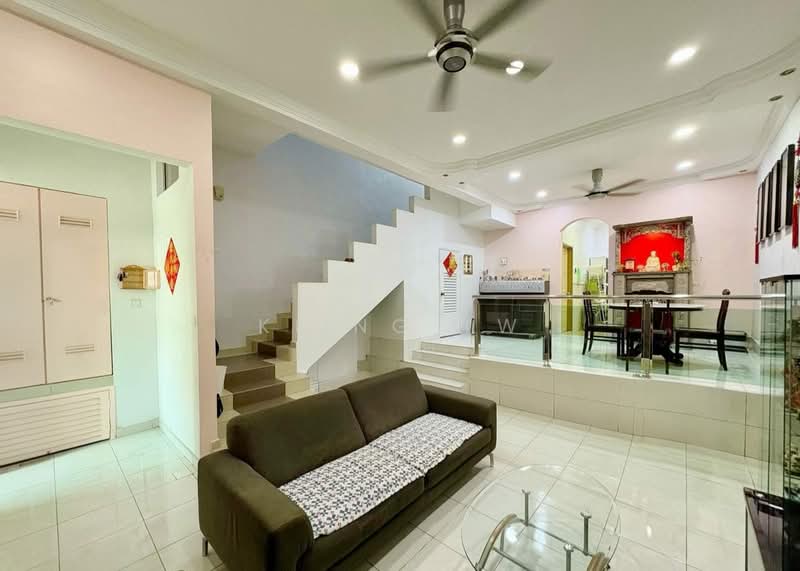 2-storey Terraced House for Sale in Kampung Segambut Tengah (Segambut) - Kiing TW - Living Room - PropertyGuru.com.my