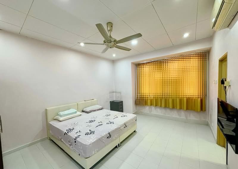 2-storey Terraced House for Sale in Kampung Segambut Tengah (Segambut) - Kiing TW - Bedroom - PropertyGuru.com.my