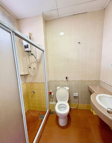 2-storey Terraced House for Sale in Kampung Segambut Tengah (Segambut) - Kiing TW - Bathroom - PropertyGuru.com.my