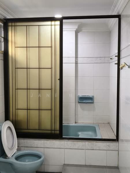 Semi-Detached House for Rent in Taman Pelangi (Johor Bahru) - Jane Ngoi - Bathroom - PropertyGuru.com.my