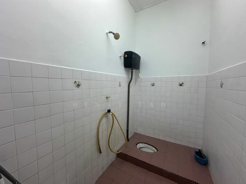 1-storey Terraced House for Rent in Kajang (Selangor) - Henry Tan - Bathroom - PropertyGuru.com.my