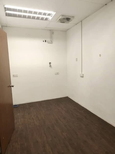 Shop / Office for Rent in Taman Daya (Johor Bahru) - Mars Hoe - Interior - PropertyGuru.com.my