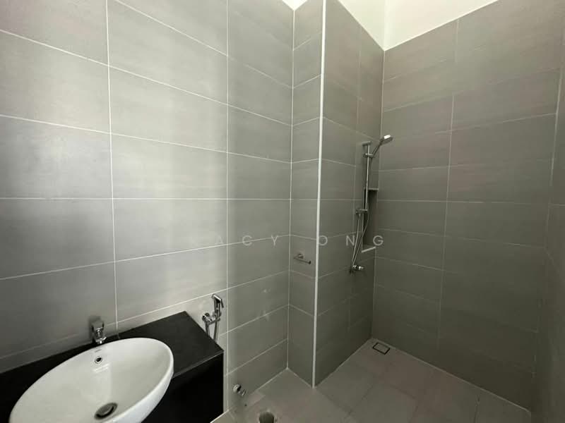 Semi-Detached House for Sale in Taman Ekoflora (Johor Bahru) - Tracy Ong - Bathroom - PropertyGuru.com.my