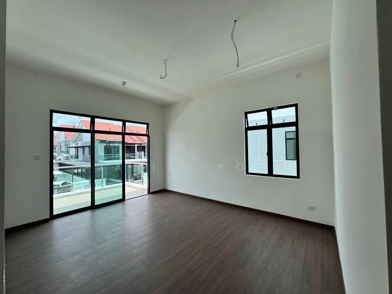 Cluster House for Sale in Taman Mount Austin (Tebrau) - Janice Yong - Living Room - PropertyGuru.com.my