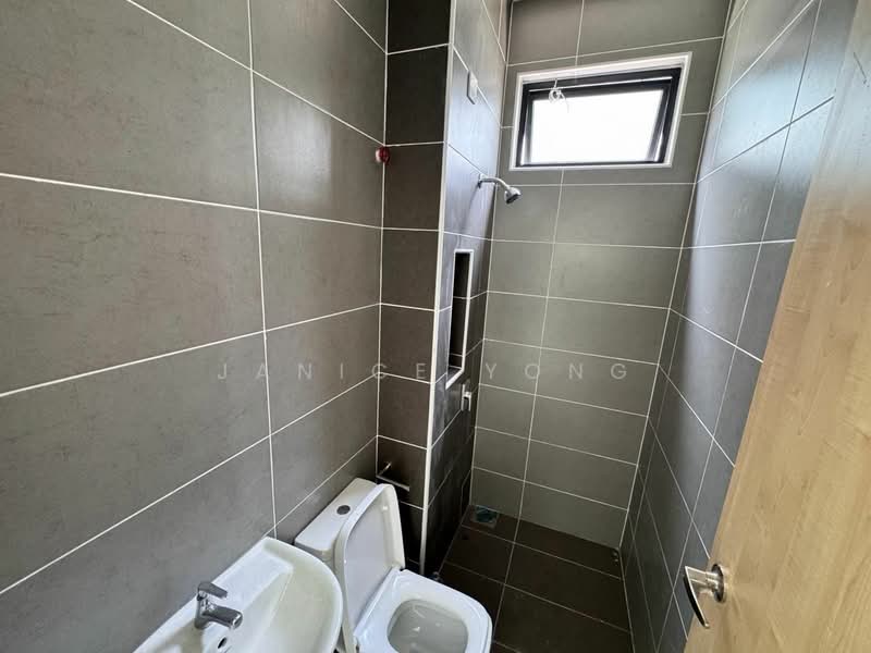 Cluster House for Sale in Taman Mount Austin (Tebrau) - Janice Yong - Bathroom - PropertyGuru.com.my