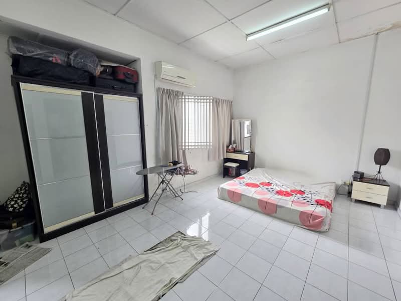 Rumah Teres 2 Tingkat untuk Dijual di Taman Megah Kepong (Kepong) - Kiing TW - Bedroom - PropertyGuru.com.my