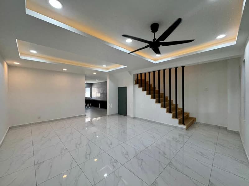 2-storey Terraced House for Sale in Bandar Baru Permas Jaya (Permas Jaya) - Win Tan - Living Room - PropertyGuru.com.my