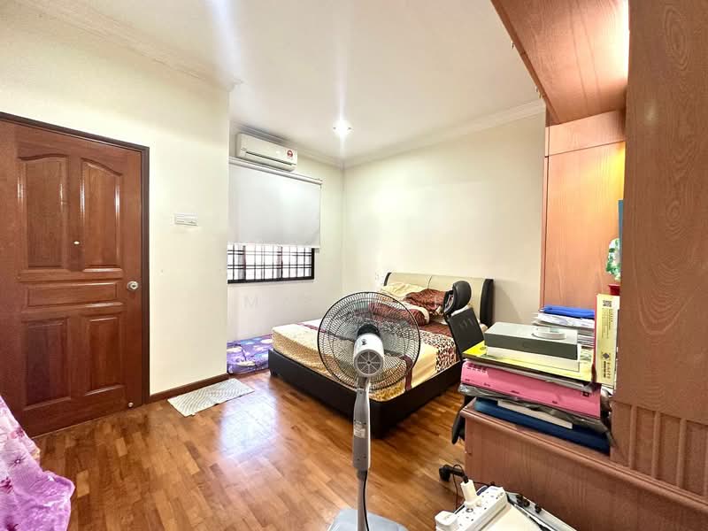 Taman Molek untuk Untuk Dijual - RM 850,000, Mac 2026 - Bedroom - PropertyGuru.com.my