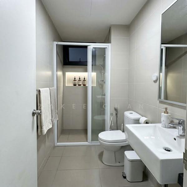 Kediaman Servis untuk Dijual di 28 Boulevard - Zakee Chan - Bathroom - PropertyGuru.com.my