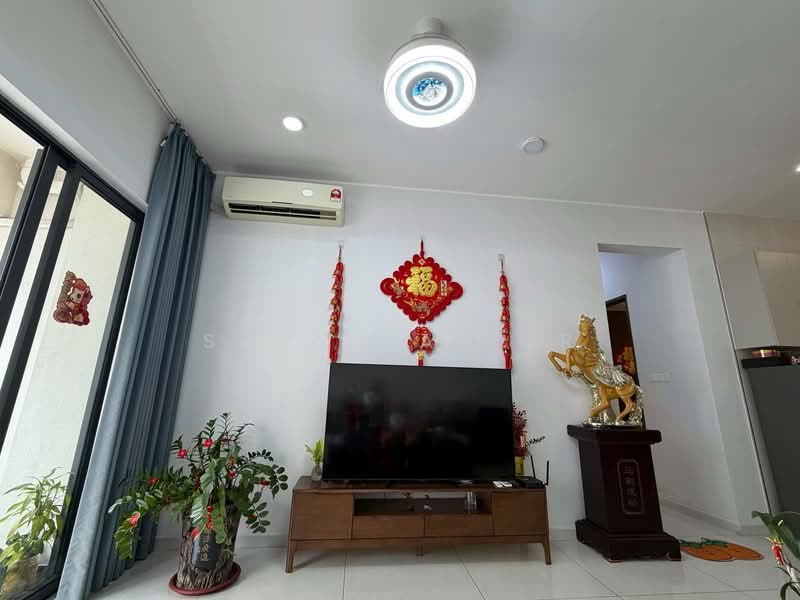 Condominium for Sale at Bay Laurel @ Country Garden Danga Bay - Siow Yan Er - Living Room - PropertyGuru.com.my