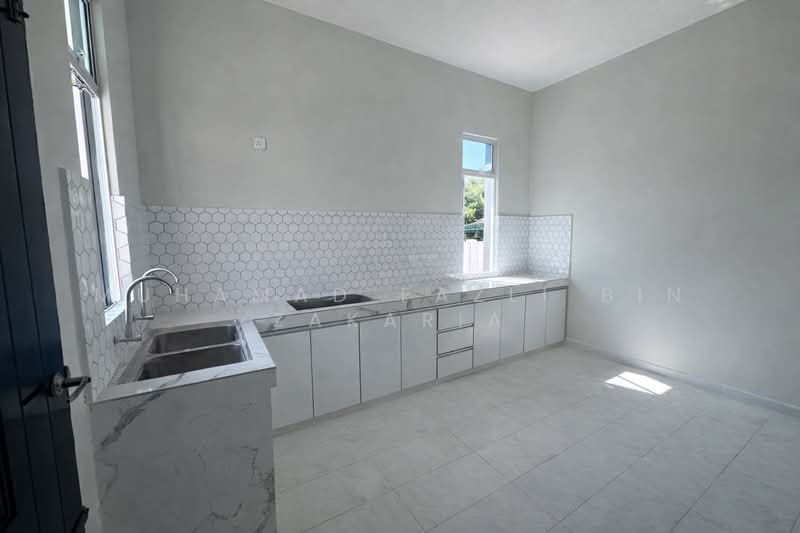 Semi-D 4 Bilik tepi Jalan Limbat @ Depan Taman Binaraya, Limbat, Kota Bharu untuk Untuk Dijual - RM 430,000, Apr 2026 - Kitchen - PropertyGuru.com.my