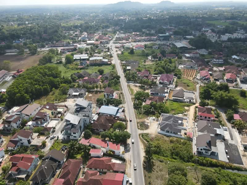 Semi-D 4 Bilik tepi Jalan Limbat @ Depan Taman Binaraya, Limbat, Kota Bharu untuk Untuk Dijual - RM 430,000, Apr 2026 - Exterior - PropertyGuru.com.my