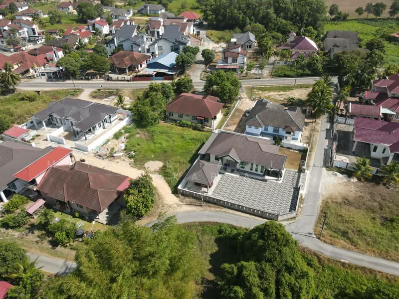 Semi-D 4 Bilik tepi Jalan Limbat @ Depan Taman Binaraya, Limbat, Kota Bharu untuk Untuk Dijual - RM 430,000, Apr 2026 - Exterior - PropertyGuru.com.my