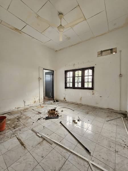 Commercial Bungalow for Rent in Taman Kebun Teh (Johor Bahru) - Yuki Cheng - Interior - PropertyGuru.com.my