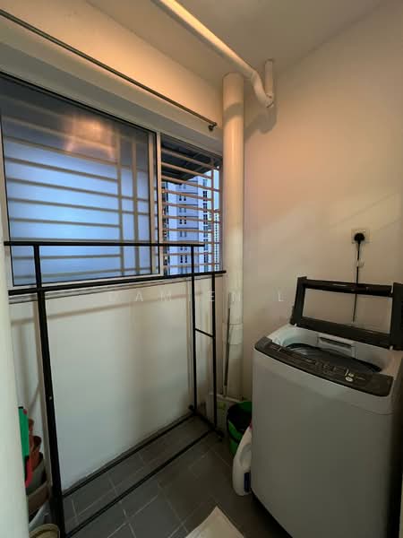 Taman Bukit Erskine untuk Untuk Disewa - RM 1,050 /bulan, Mac 2026 - Balcony - PropertyGuru.com.my